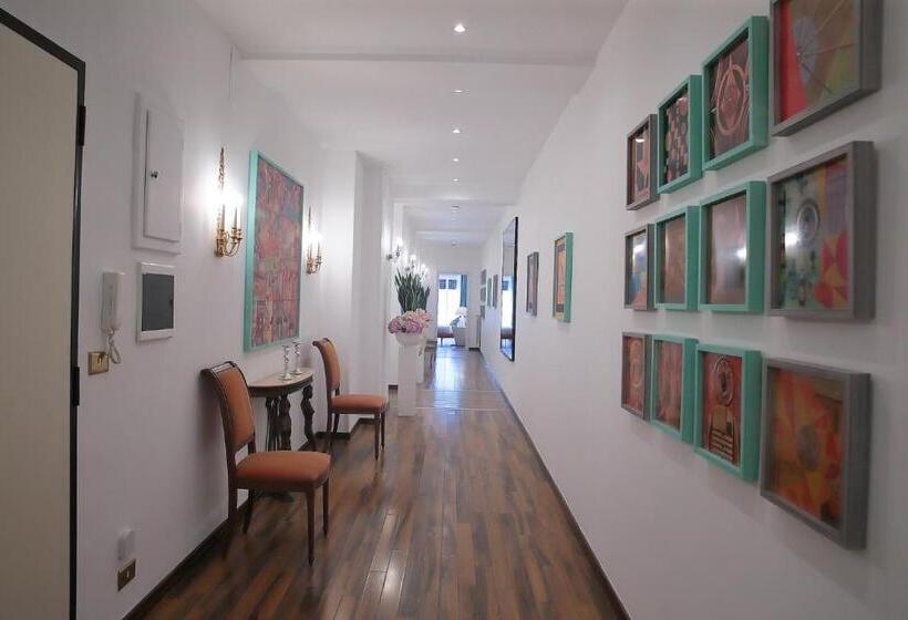 פנסיון Savoia & Cavour _ Premium Signature _