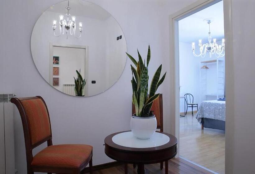 פנסיון Savoia & Cavour _ Premium Signature _