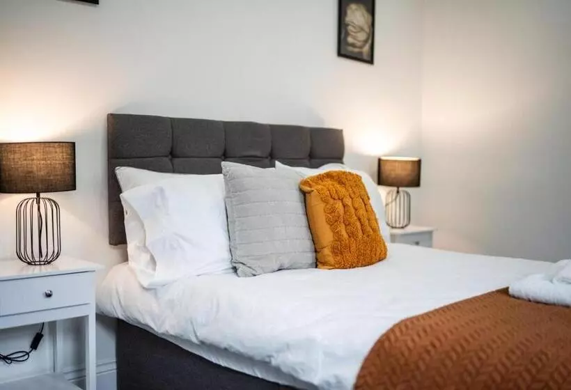 پانسیون Smart Tv | Wifi | Free Parking