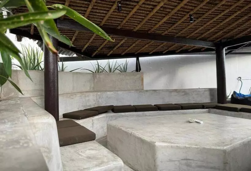 ペンション Surf Bali Villa