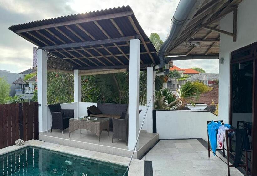 بنسيون Surf Bali Villa