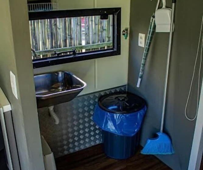 簡易ホテル Eden Bed & Nature