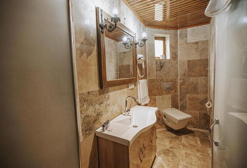 هتل Lagania In Cave