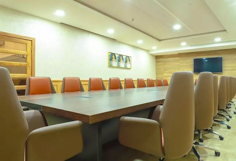 هتل Regina The Pearl