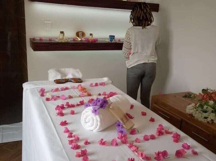 هتل Regina The Pearl