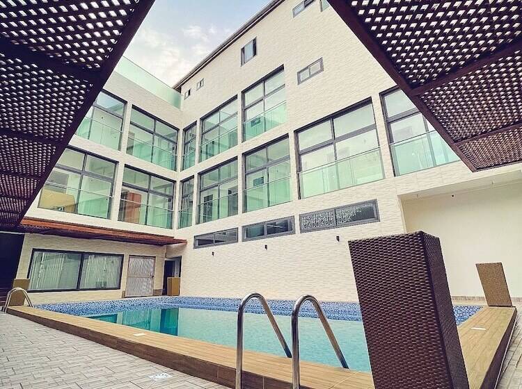 هتل Regina The Pearl