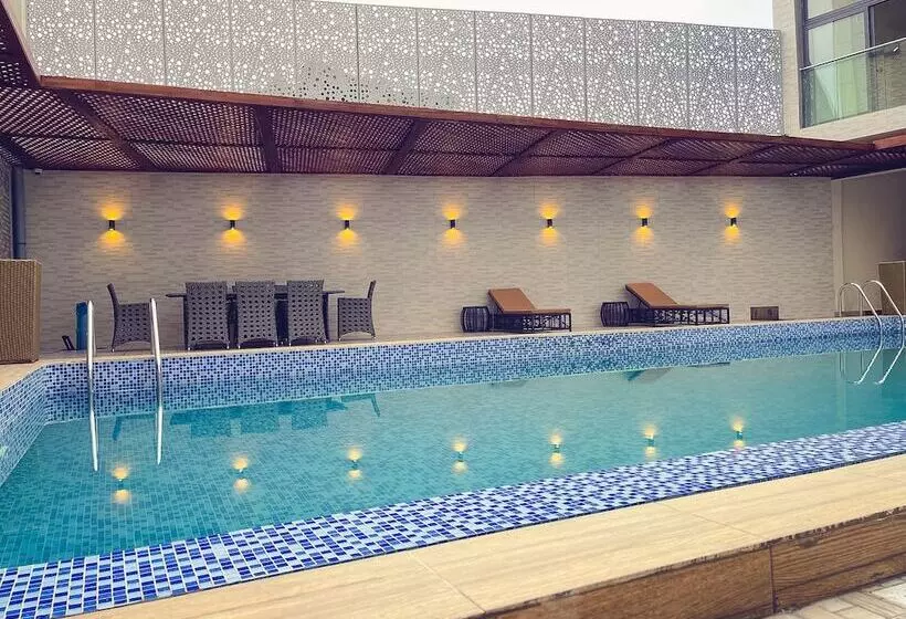 هتل Regina The Pearl