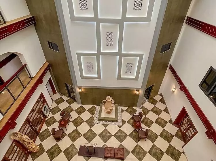 هتل Regina The Pearl