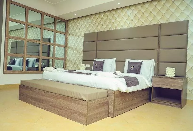 هتل Regina The Pearl