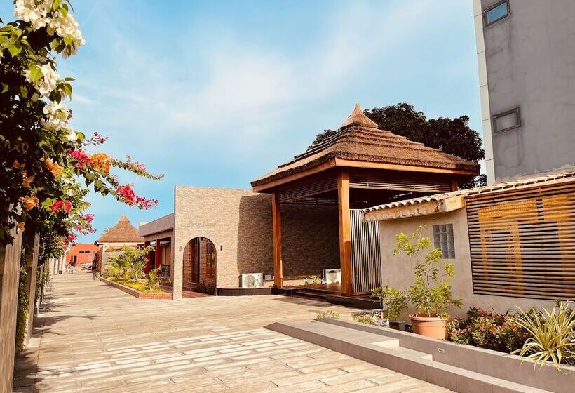 هتل Regina The Pearl