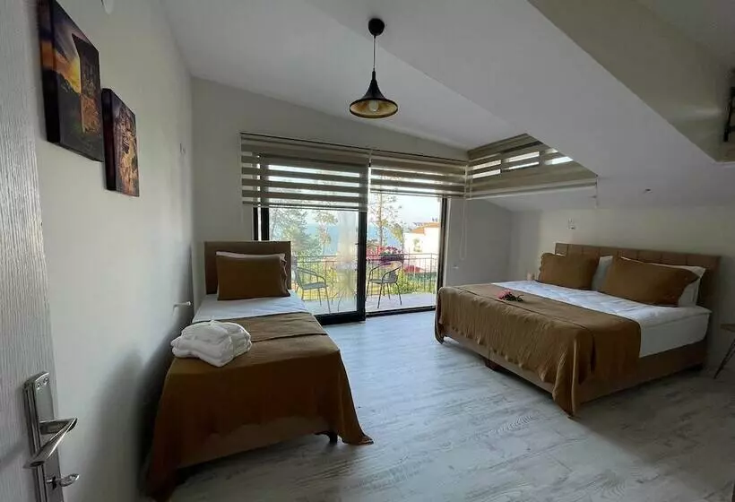 Hotelli Lalezar Sea & Garden