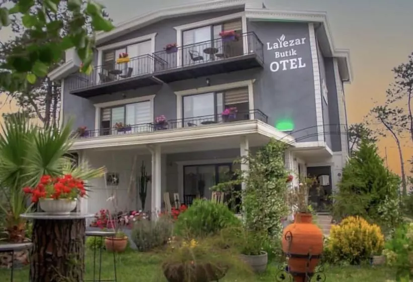 Hotelli Lalezar Sea & Garden