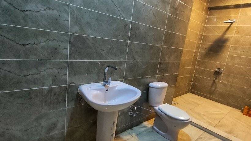 هتل Little Pharaoh