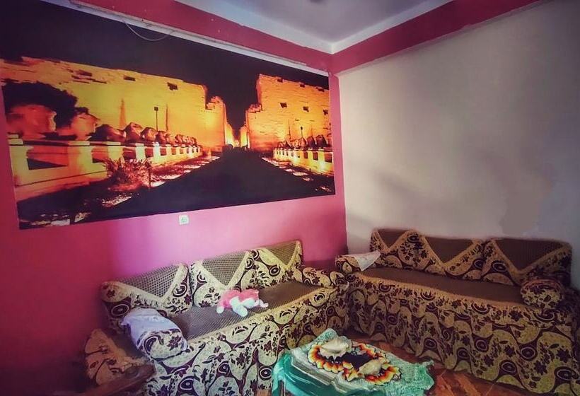 هتل Little Pharaoh