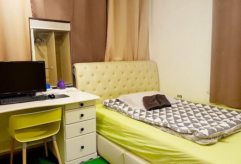 Majatalo Jeju Airport First Night Guesthouse