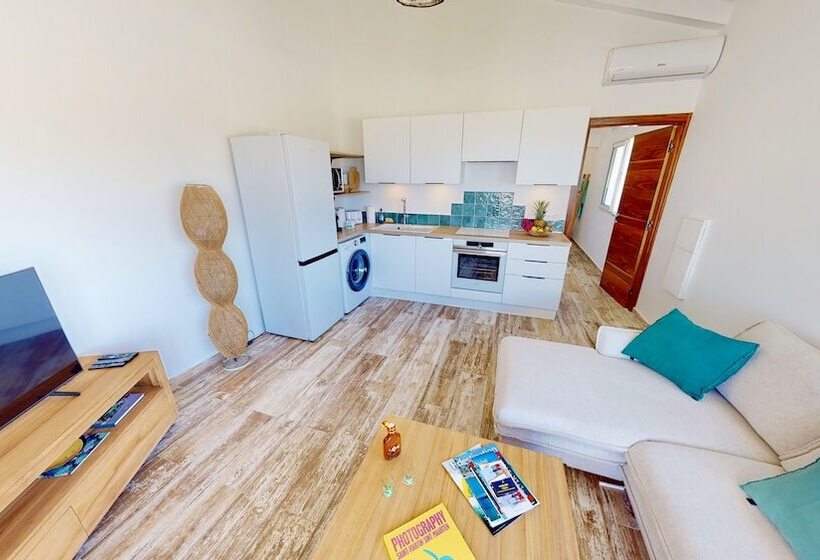 پانسیون Sunseeker Sxm