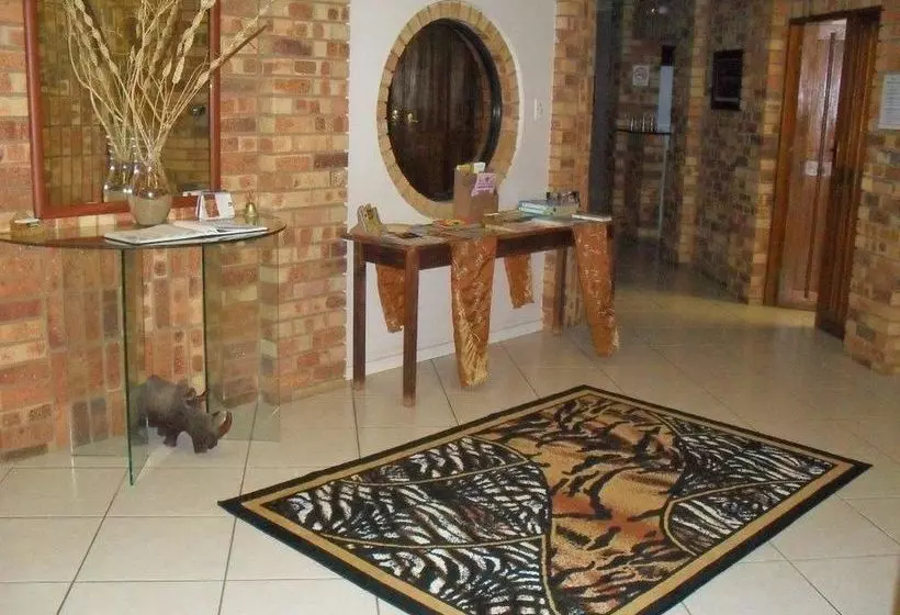 8 Royal Palm Bed & Breakfast