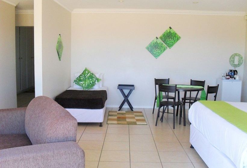 8 Royal Palm Bed & Breakfast