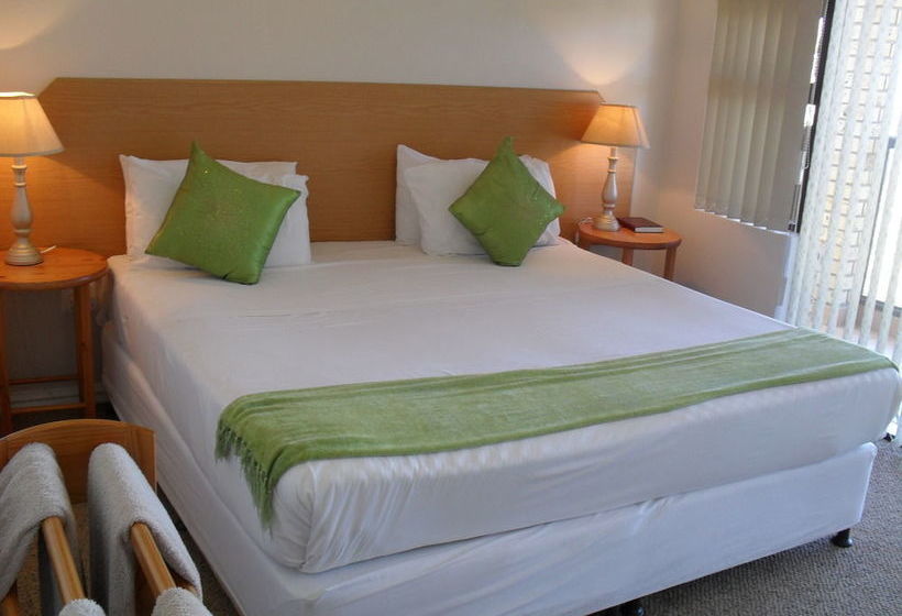 8 Royal Palm Bed & Breakfast