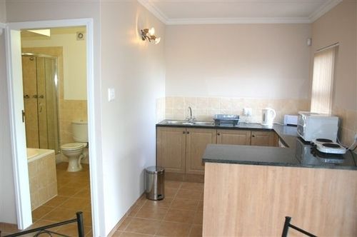 8 Royal Palm Bed & Breakfast