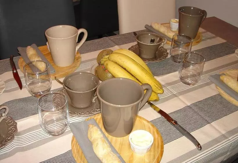 Aamiaismajoitus (B&B) Les Caselles De Marie