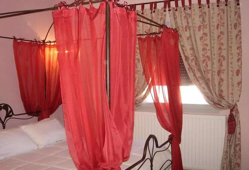 Aamiaismajoitus (B&B) Les Caselles De Marie