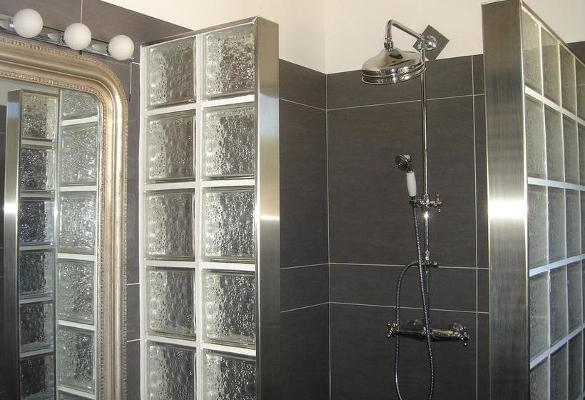 ベッドアンドブレックファースト Les Caselles De Marie