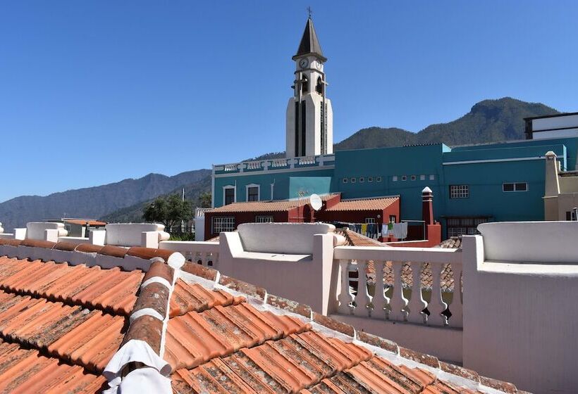 Hostel Albergue La Casa Encantada