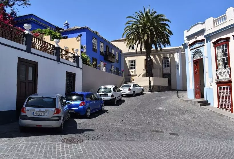 Hostel Albergue La Casa Encantada