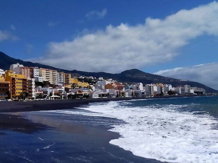 Hostel Albergue La Casa Encantada