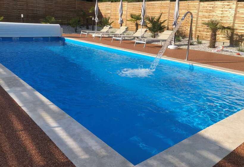 Brit Hotel Brive La Gaillarde   Restaurant La Limousine