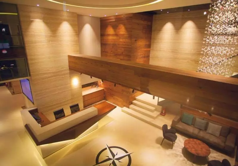هتل Inn By The Village