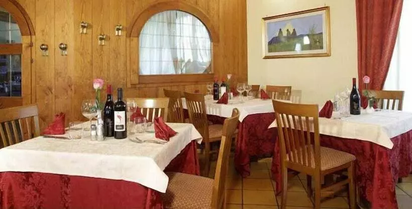 ホテル Residence Des Alpes