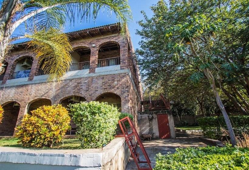 هتل The View Lodge