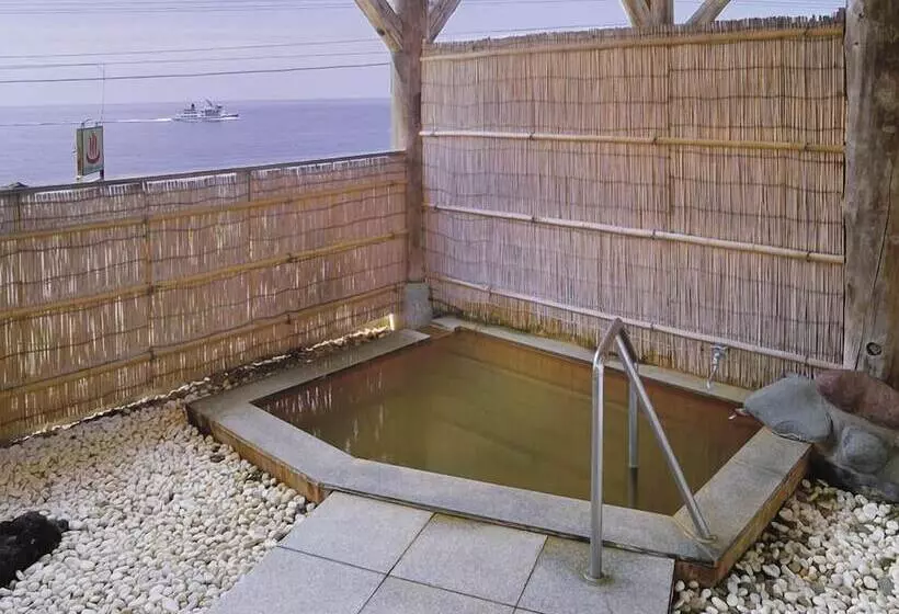 旅館 Katsurada
