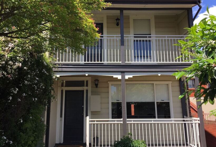 Terrace On Walbourne