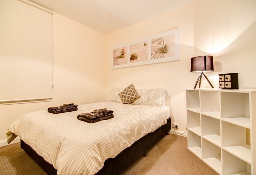 Terrace On Walbourne