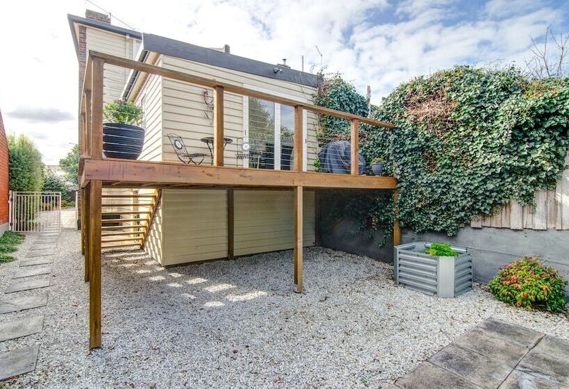 Terrace On Walbourne