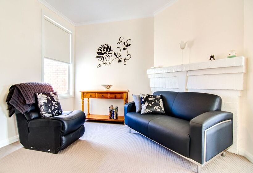 Terrace On Walbourne