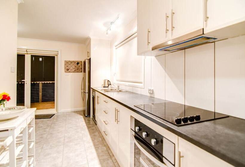 Terrace On Walbourne