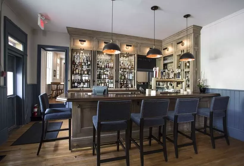 The Little Inn Of Bayfield