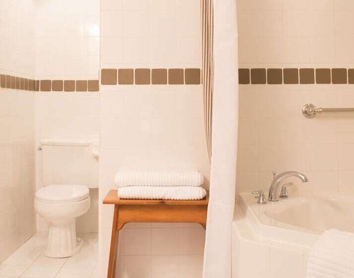 The Little Inn Of Bayfield