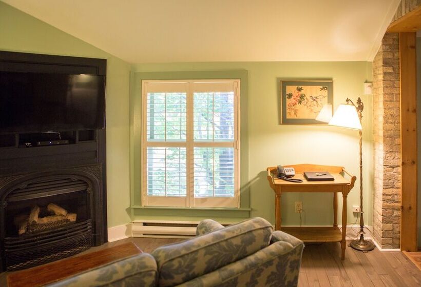 The Little Inn Of Bayfield