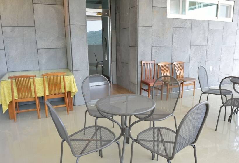 Andong Poonggyung Hostel N Library