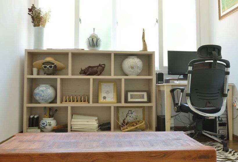 Andong Poonggyung Hostel N Library