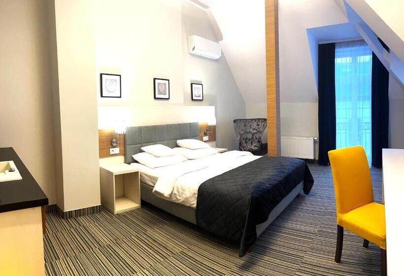 Fortune Old Town Boutique