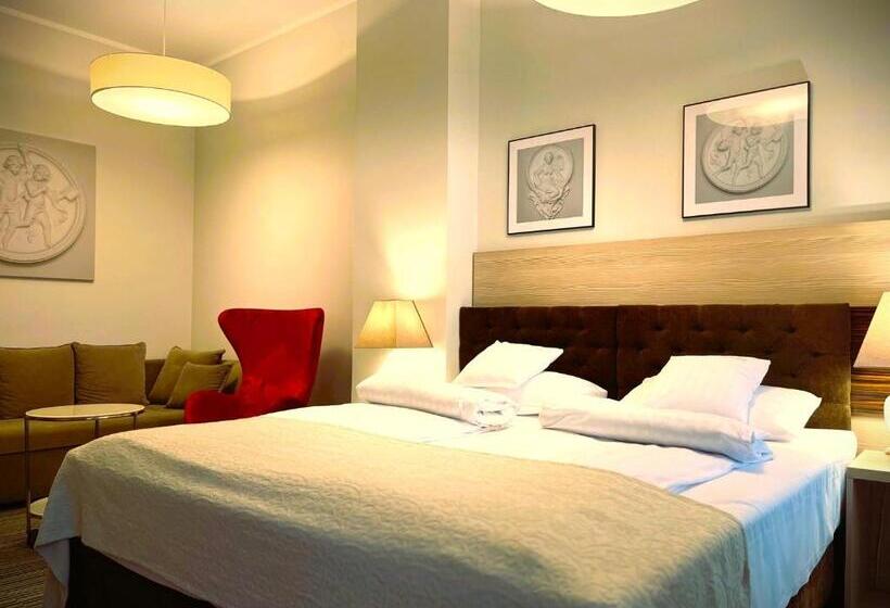 Fortune Old Town Boutique