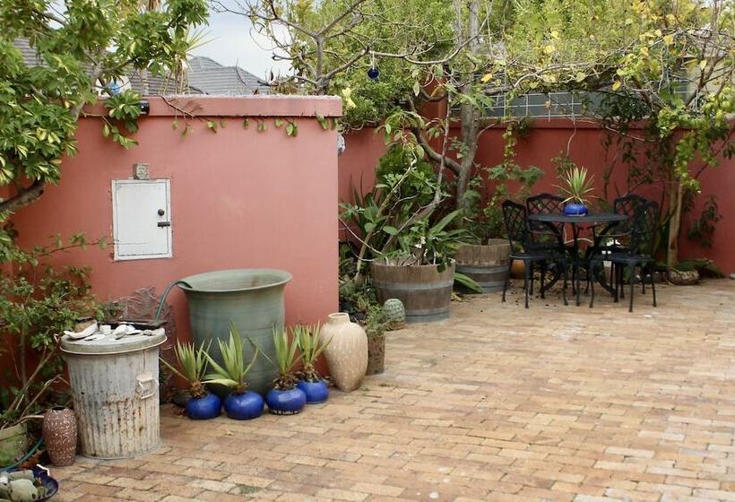 민박 John Bauer Pottery Studio