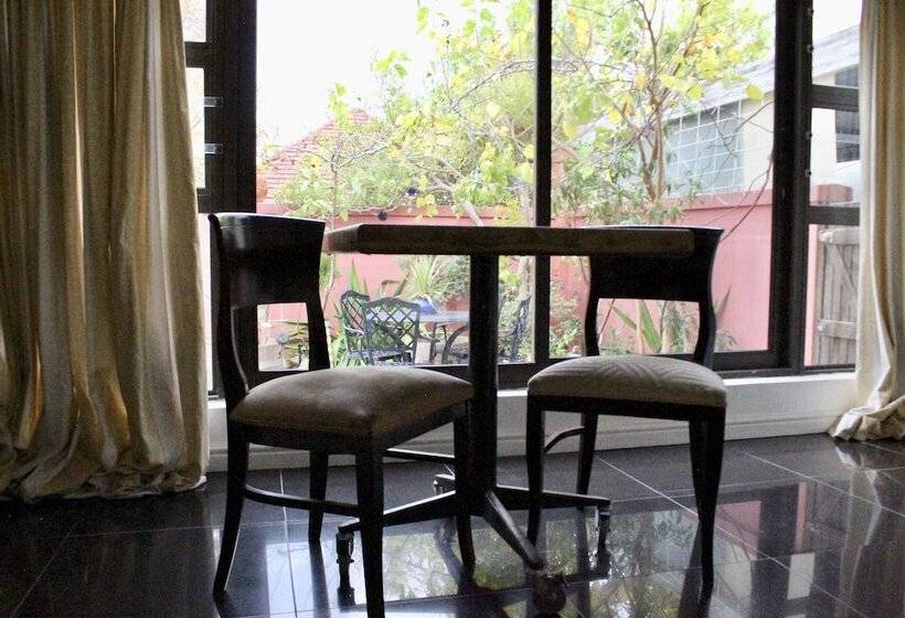 민박 John Bauer Pottery Studio