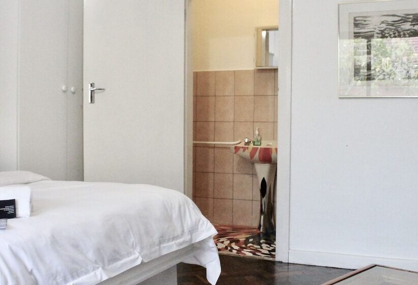 민박 John Bauer Pottery Studio